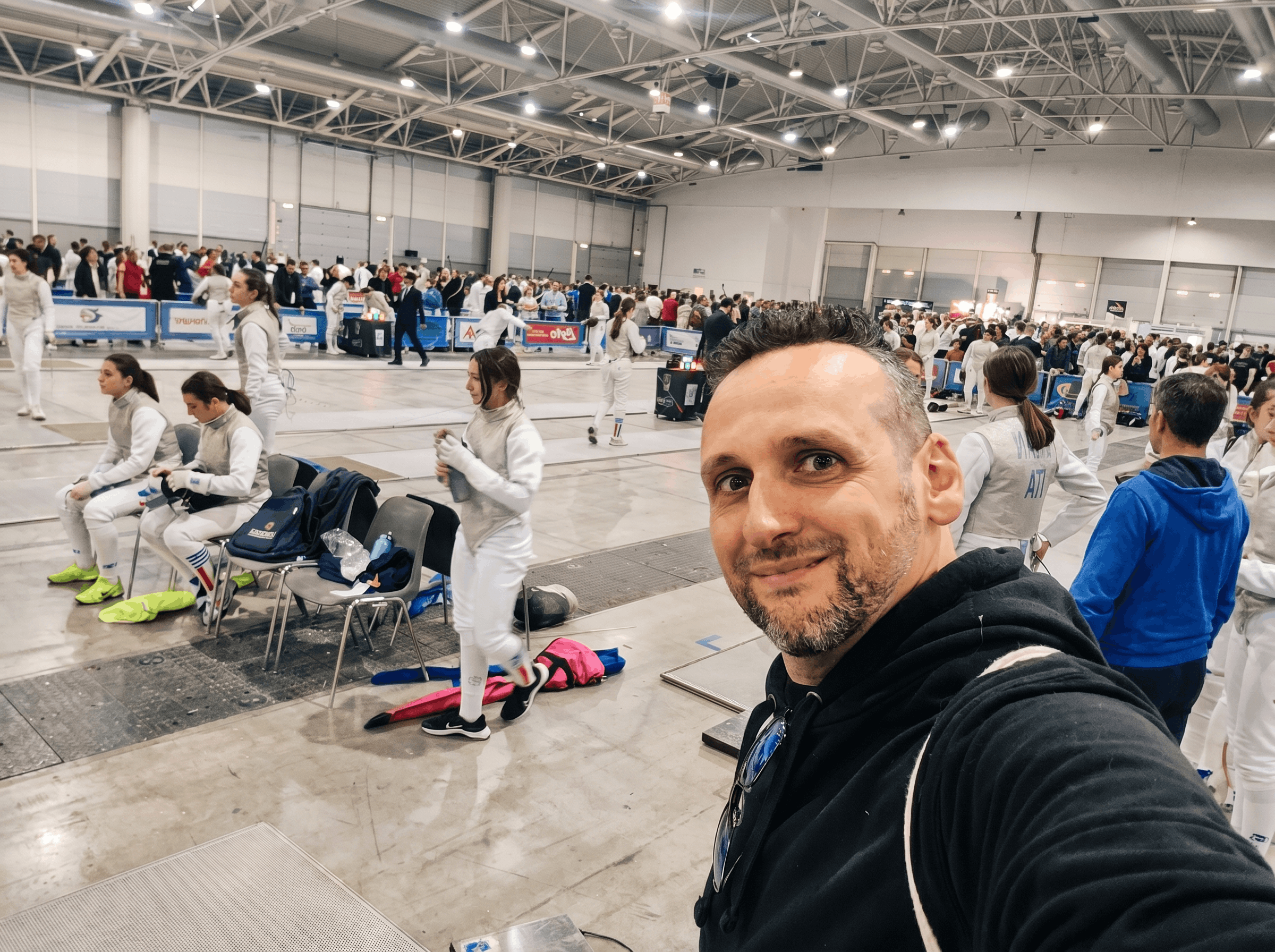 Simone Iovino al lavoro con i ragazzi